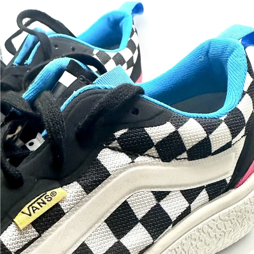 Vans UltraRange VR3 Checkerboard Black White Blue Men’s Sneakers - Picture 2 of 4